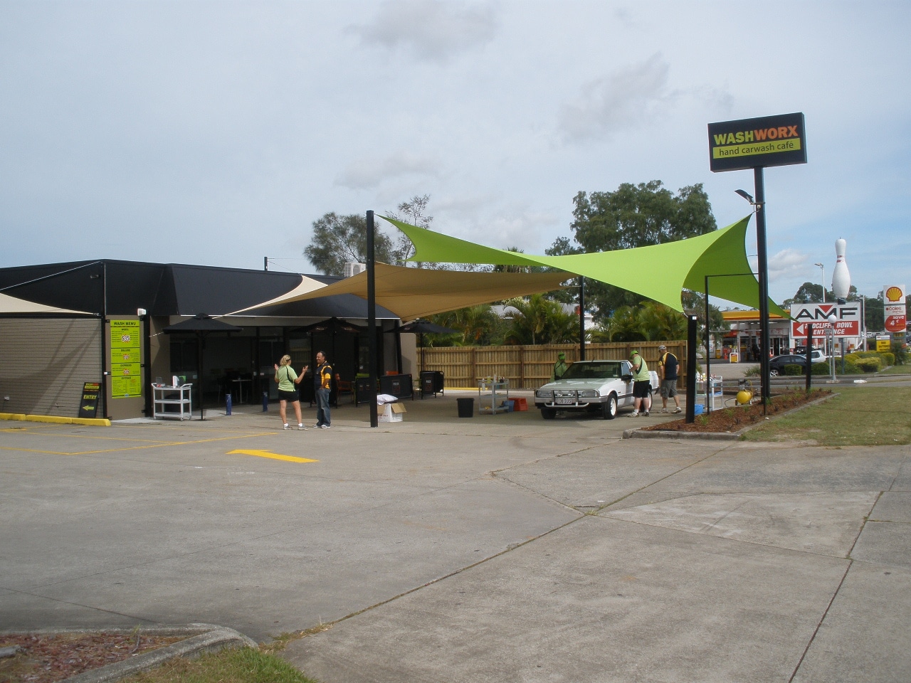 Commercial car wash & cafe in Queensland