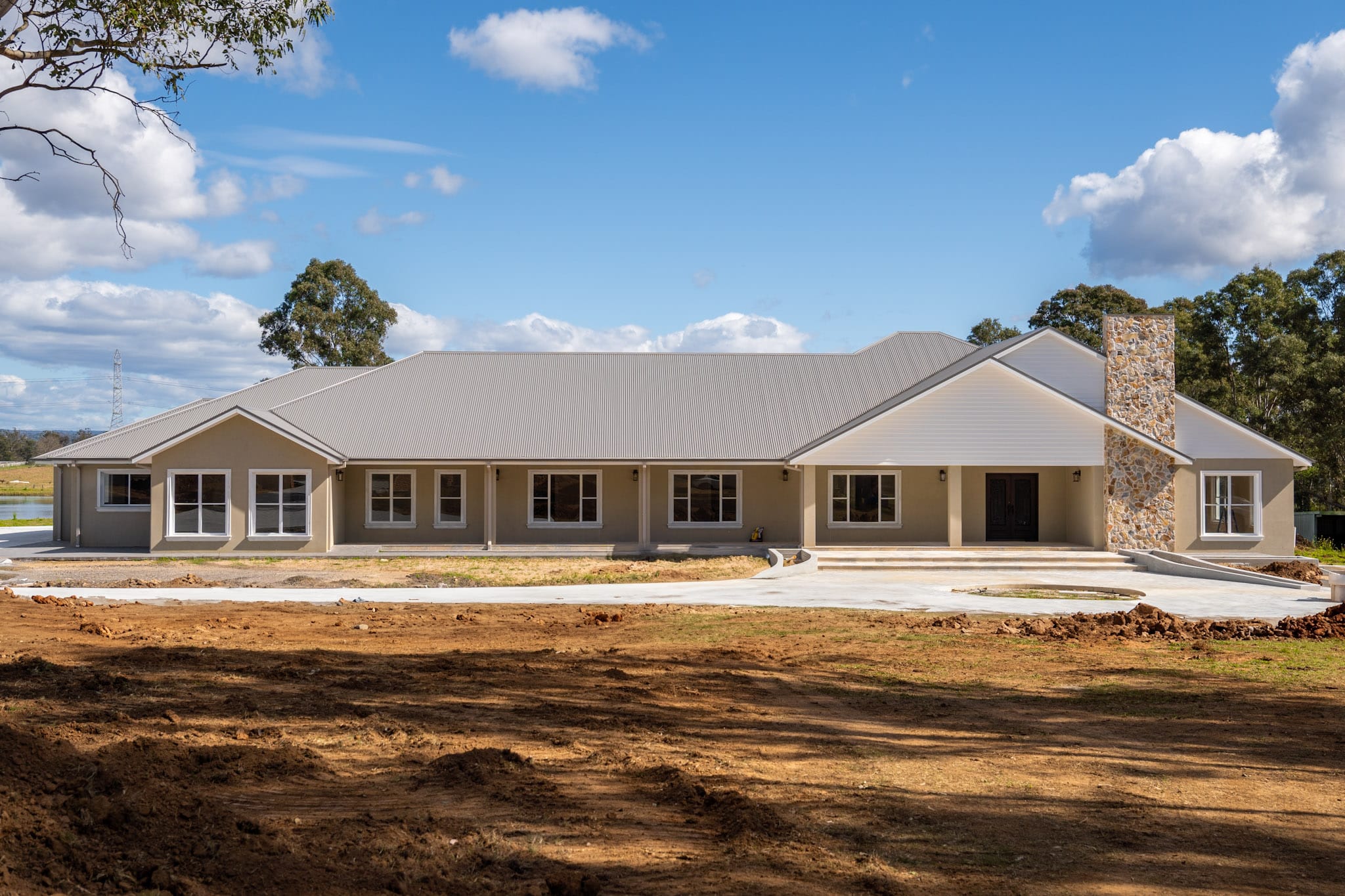 Acerage, country style home located in Cobbitty